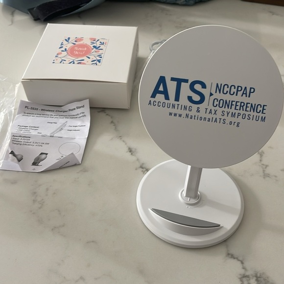 Wireless charger Phone stand - Picture 1 of 4